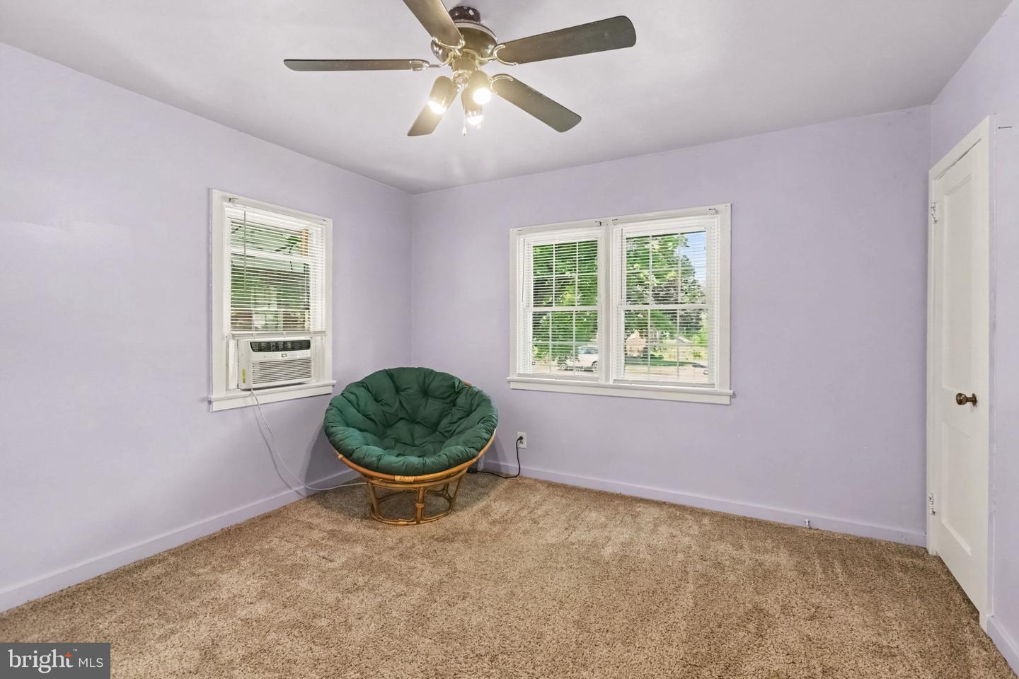 6411 Somerset St Property Photo 11