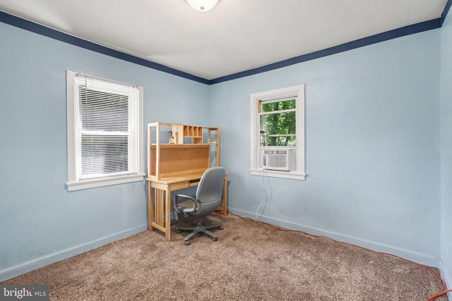 6411 Somerset St Property Photo 13
