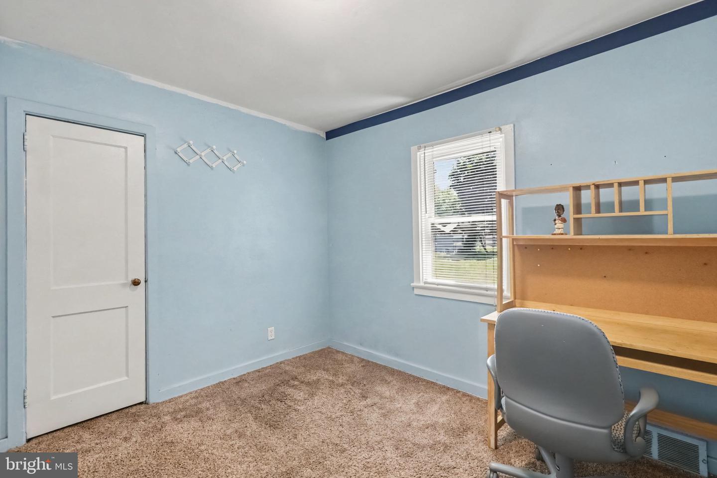 6411 Somerset St Property Photo 14