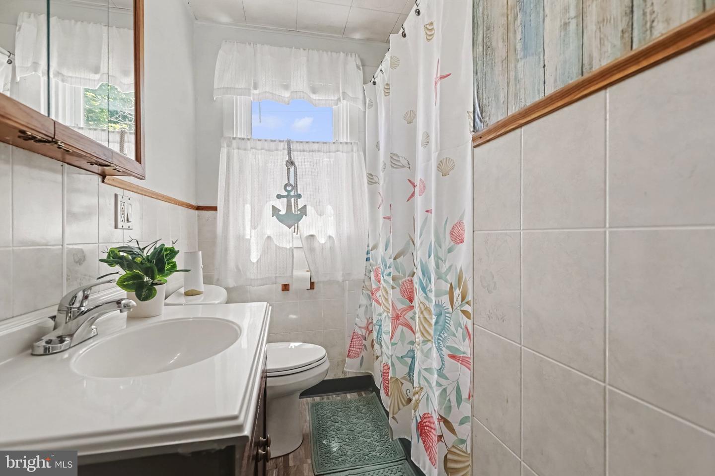 6411 Somerset St Property Photo 15
