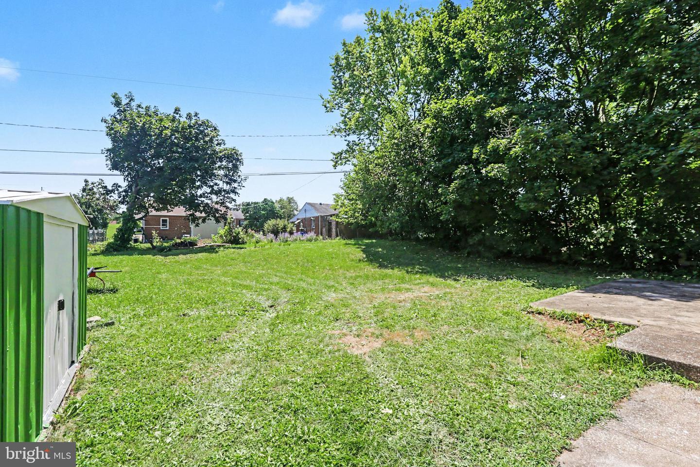 6411 Somerset St Property Photo 20