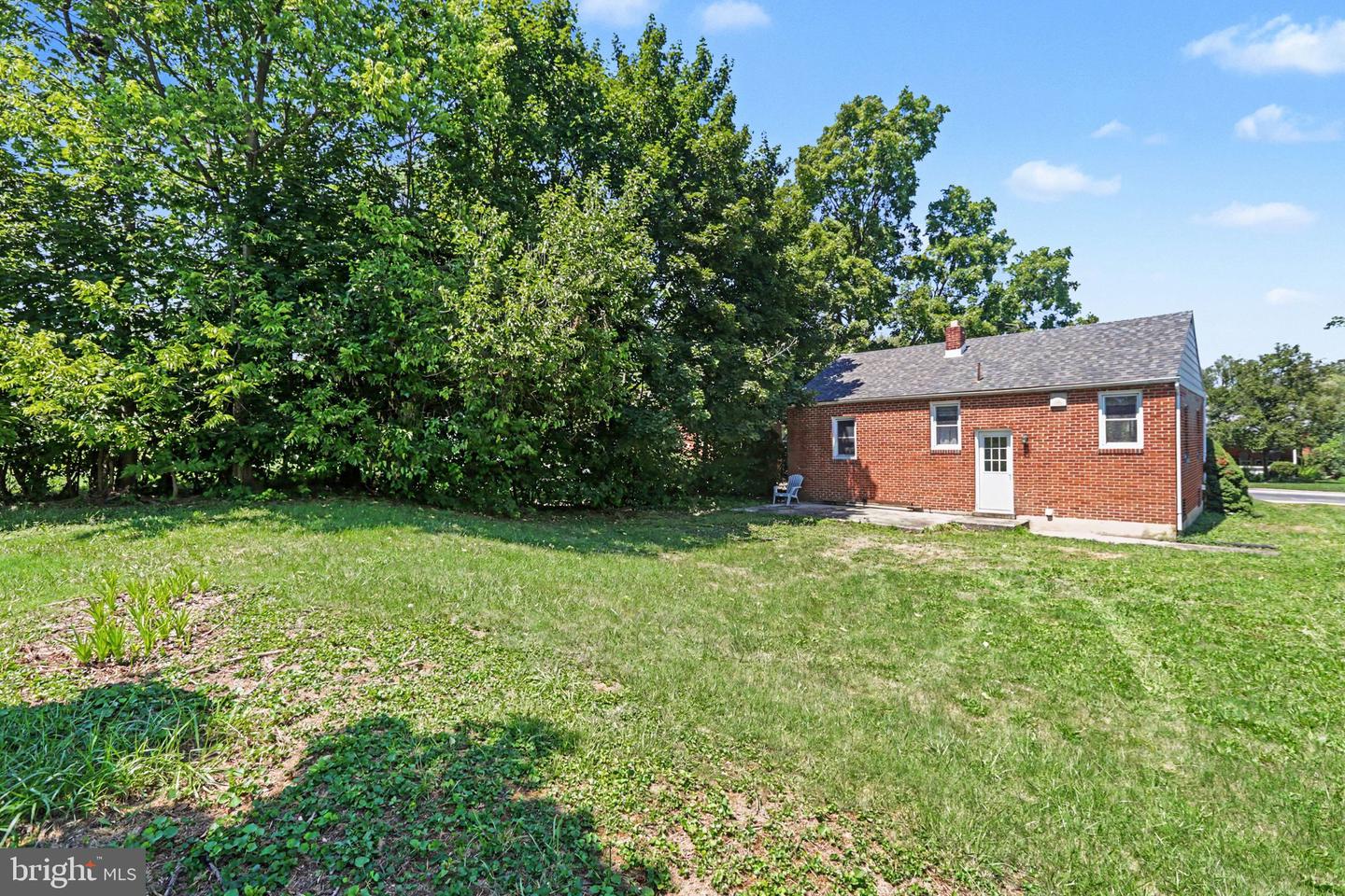 6411 Somerset St Property Photo 21