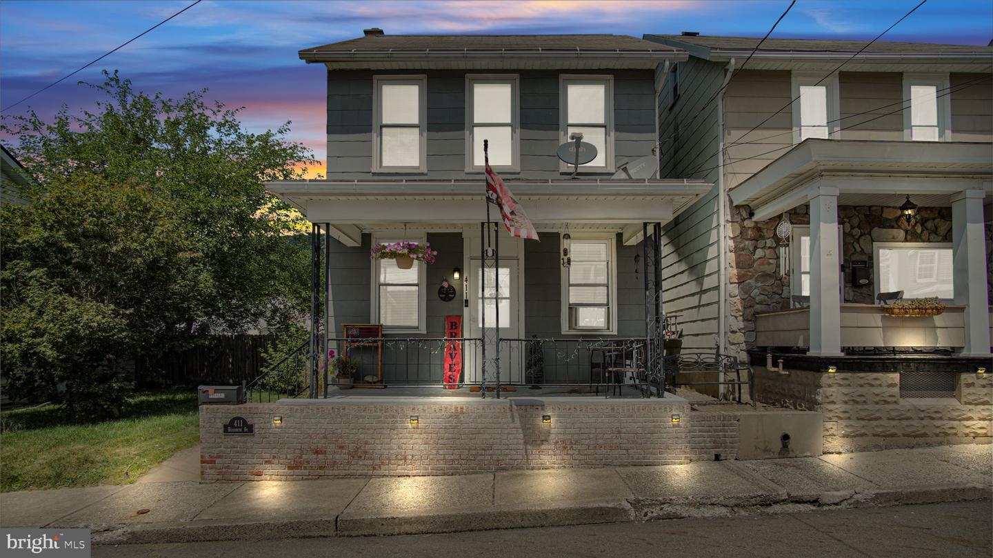 411 Elizabeth St Property Photo 1
