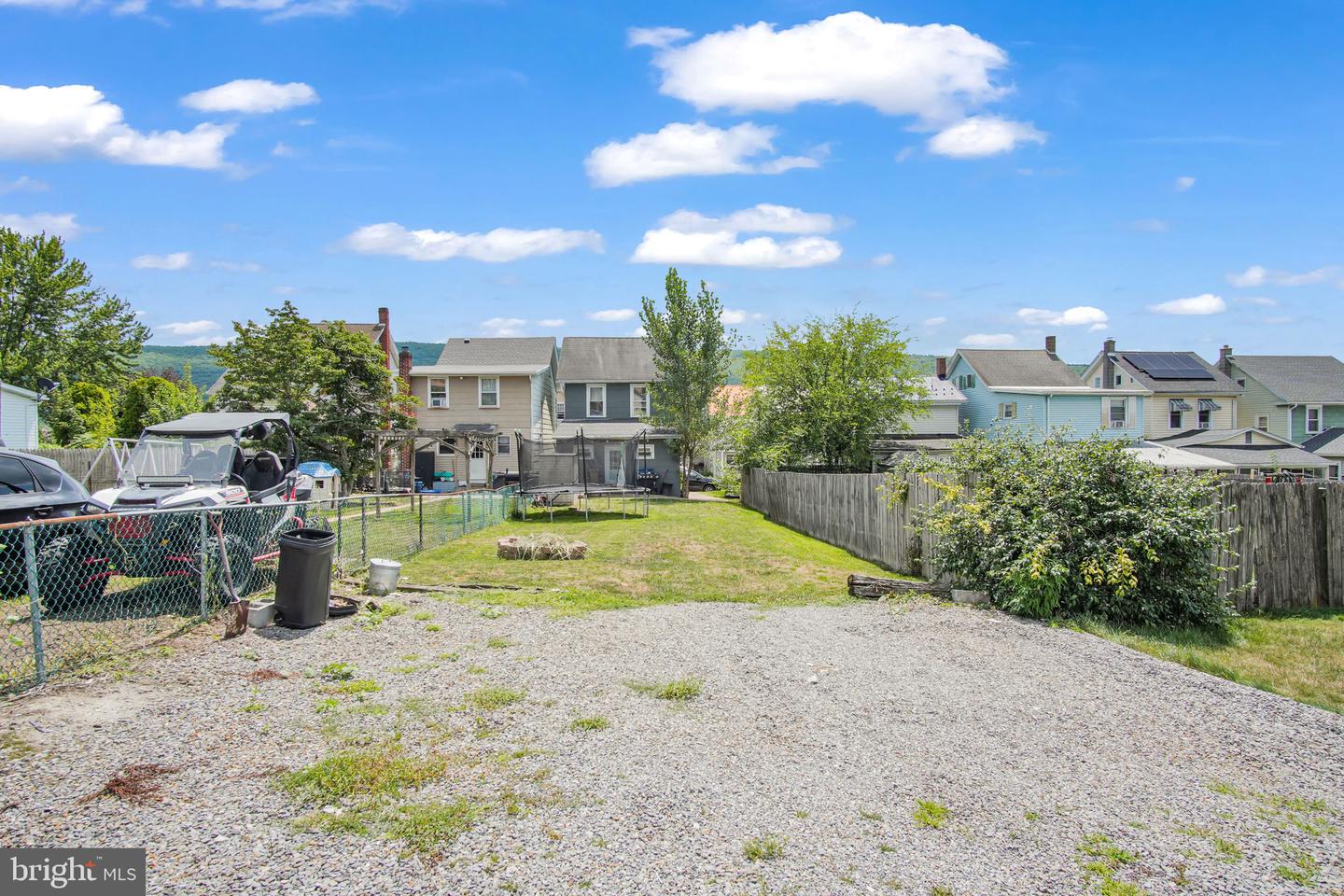 411 Elizabeth St Property Photo 22