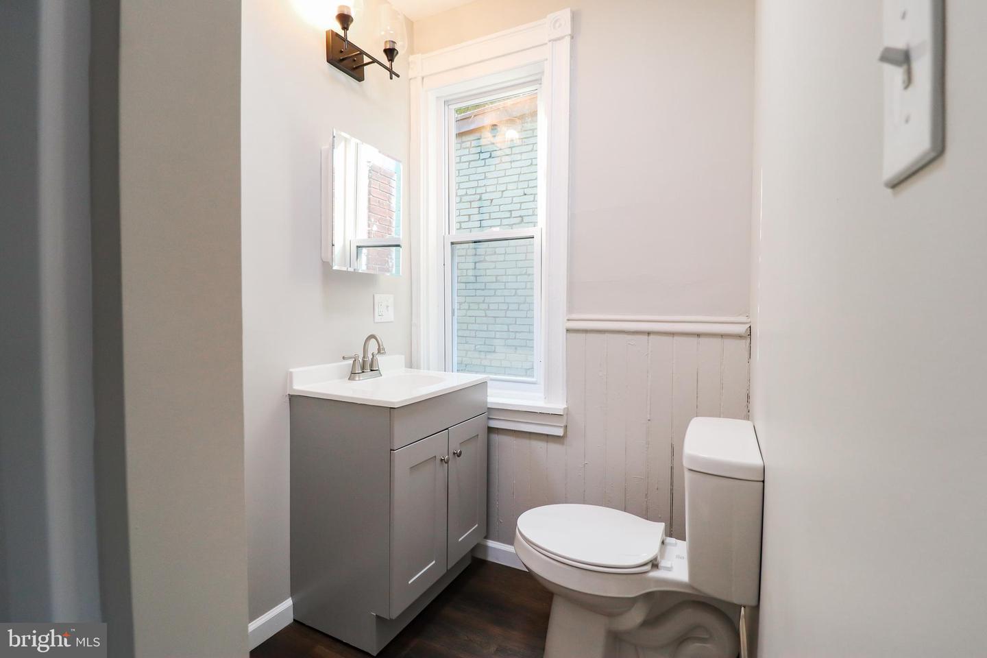 2152 Penn St Property Photo 11