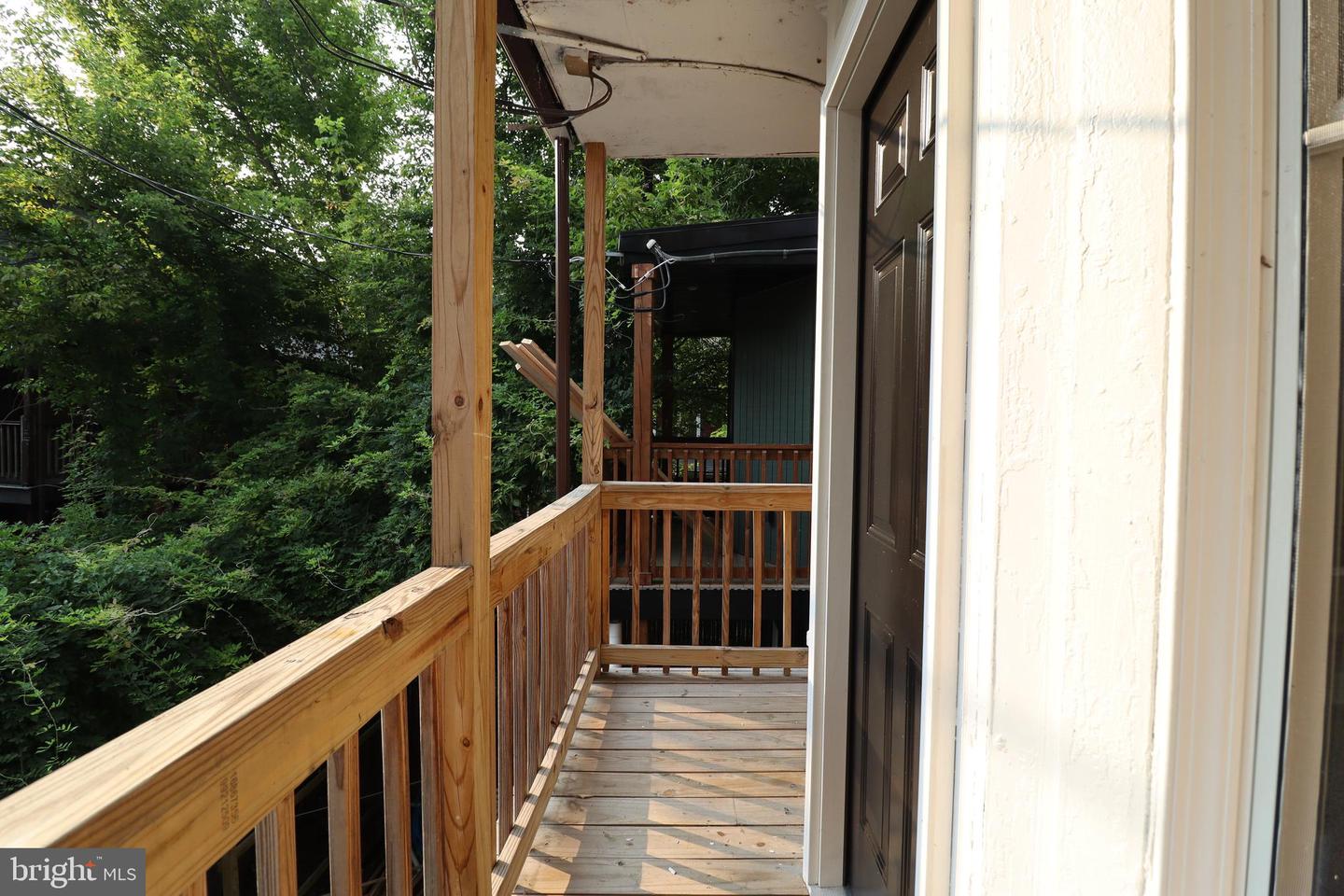 2152 Penn St Property Photo 16