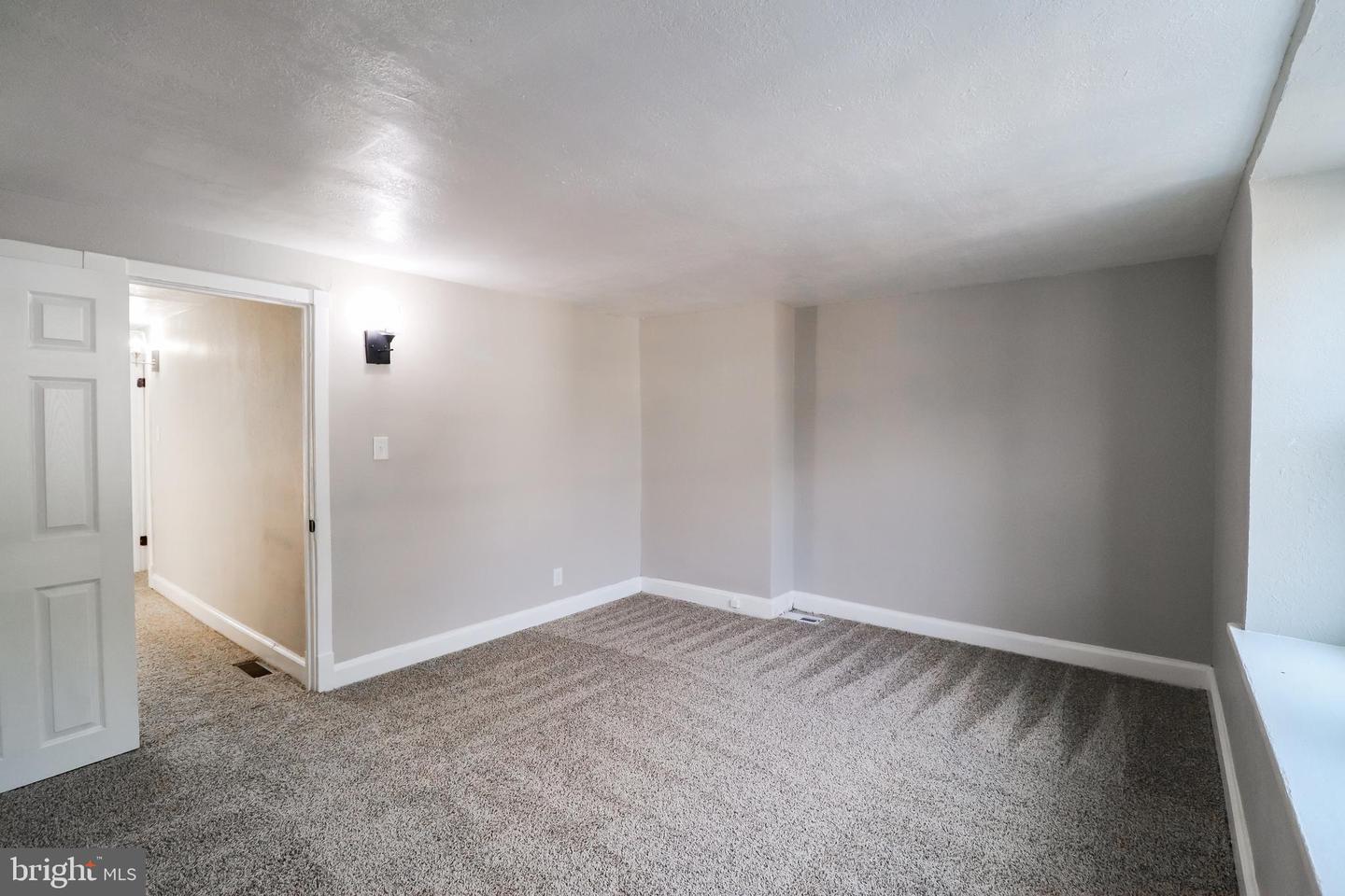 2152 Penn St Property Photo 20
