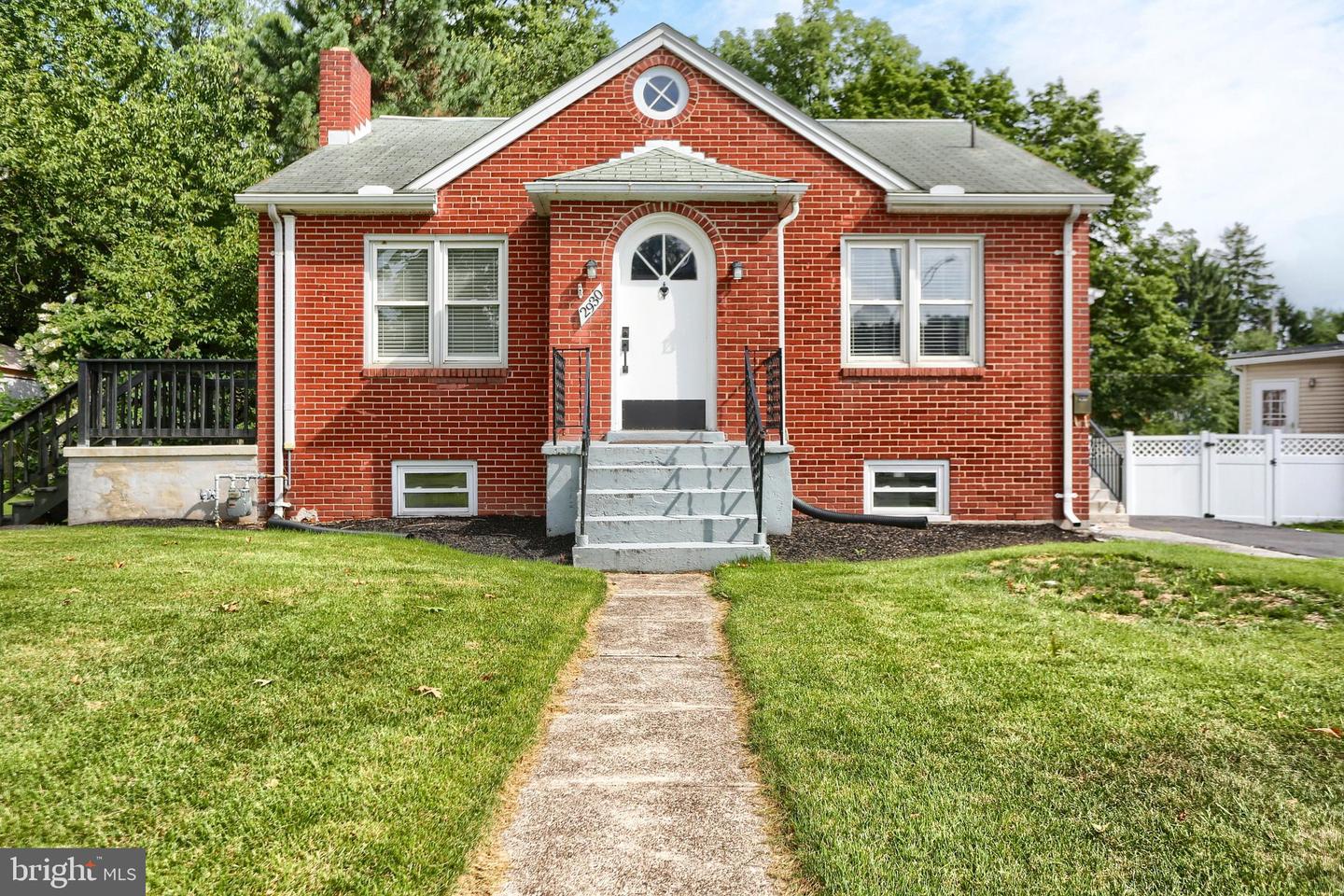 2930 Brookwood St Property Photo 1