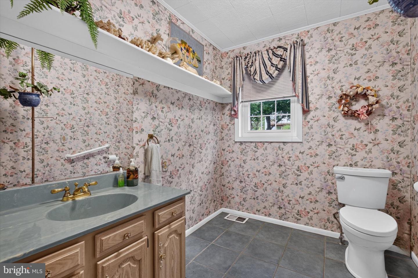 7738 Farmdale Ave Property Photo 16