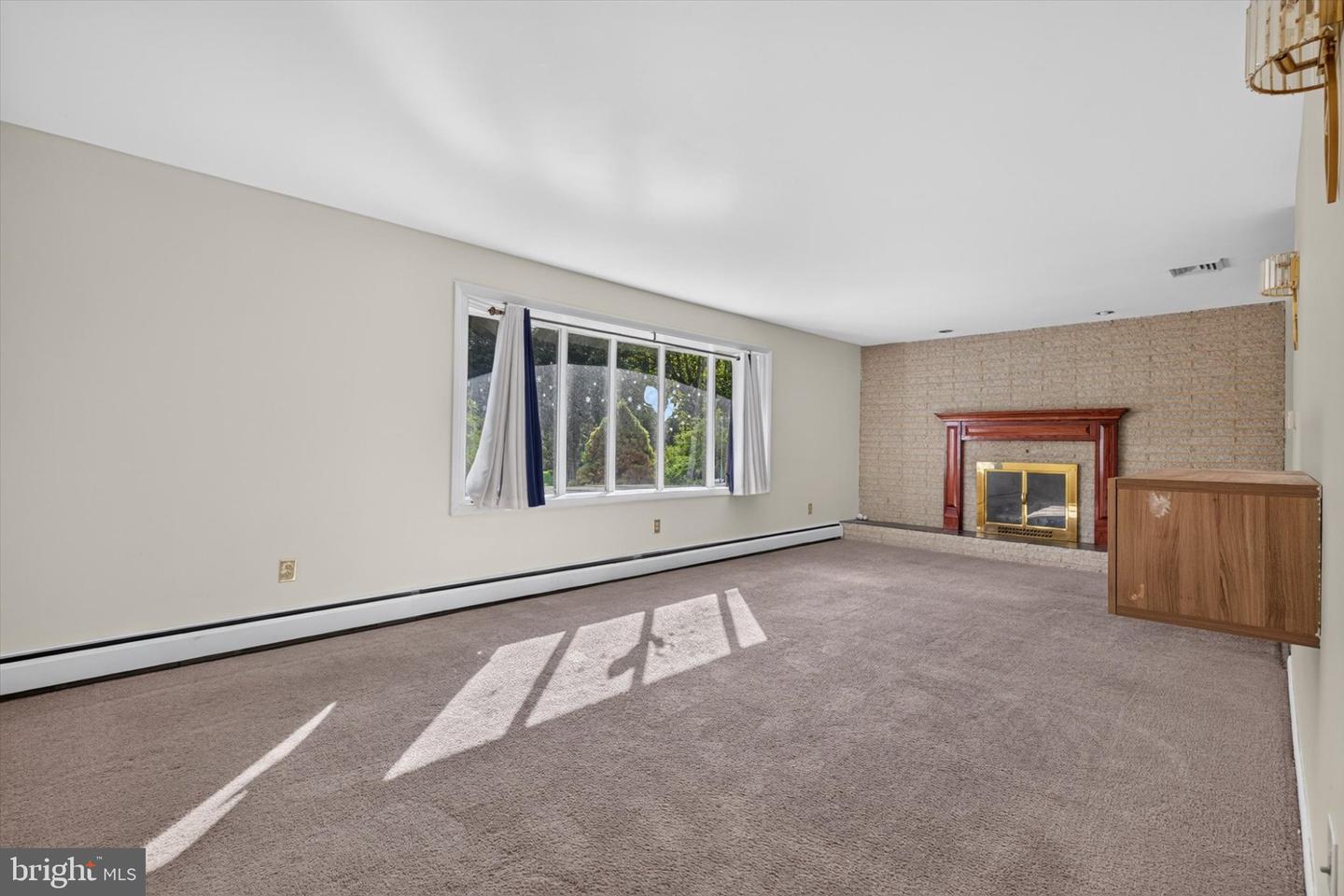 817 S Progress Ave Property Photo 3