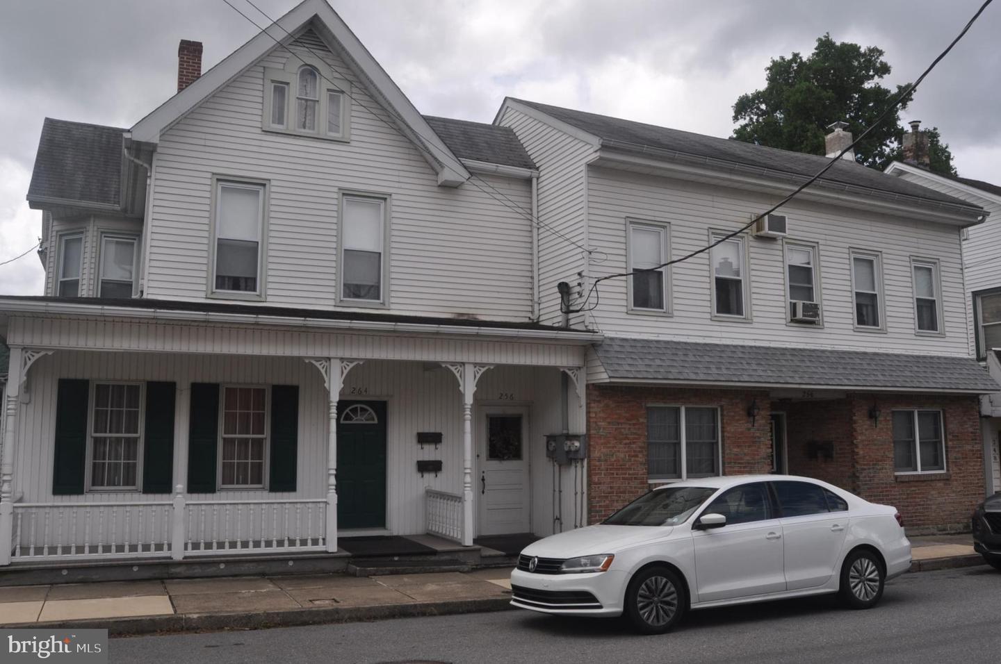 256-264 CENTER ST