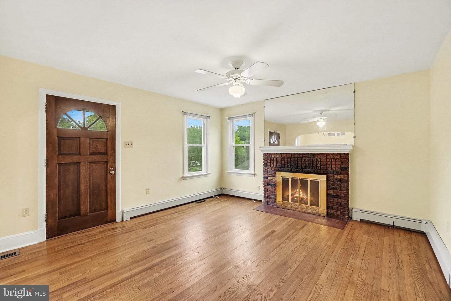 401 Wood St Property Photo 3