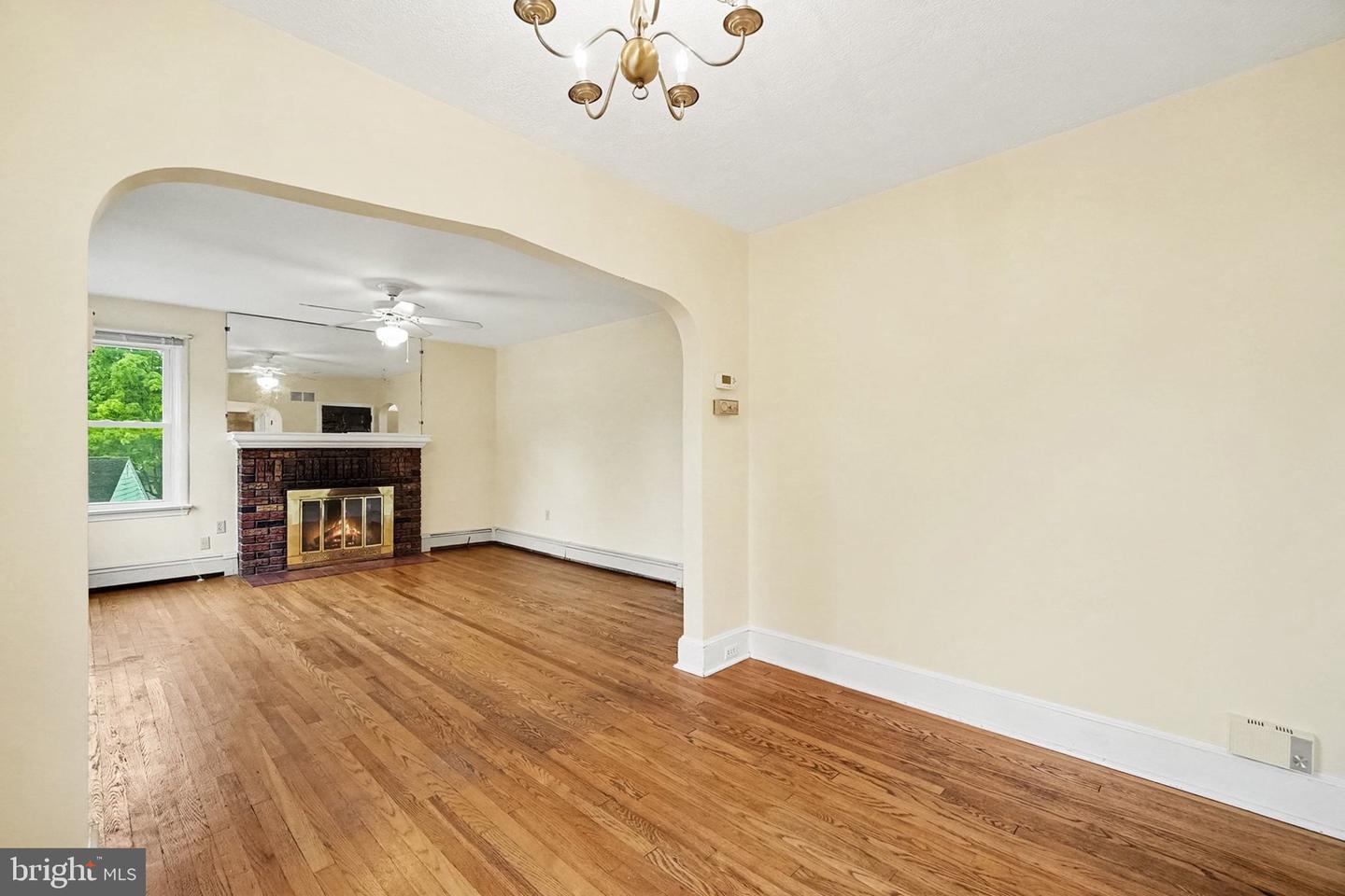 401 Wood St Property Photo 4