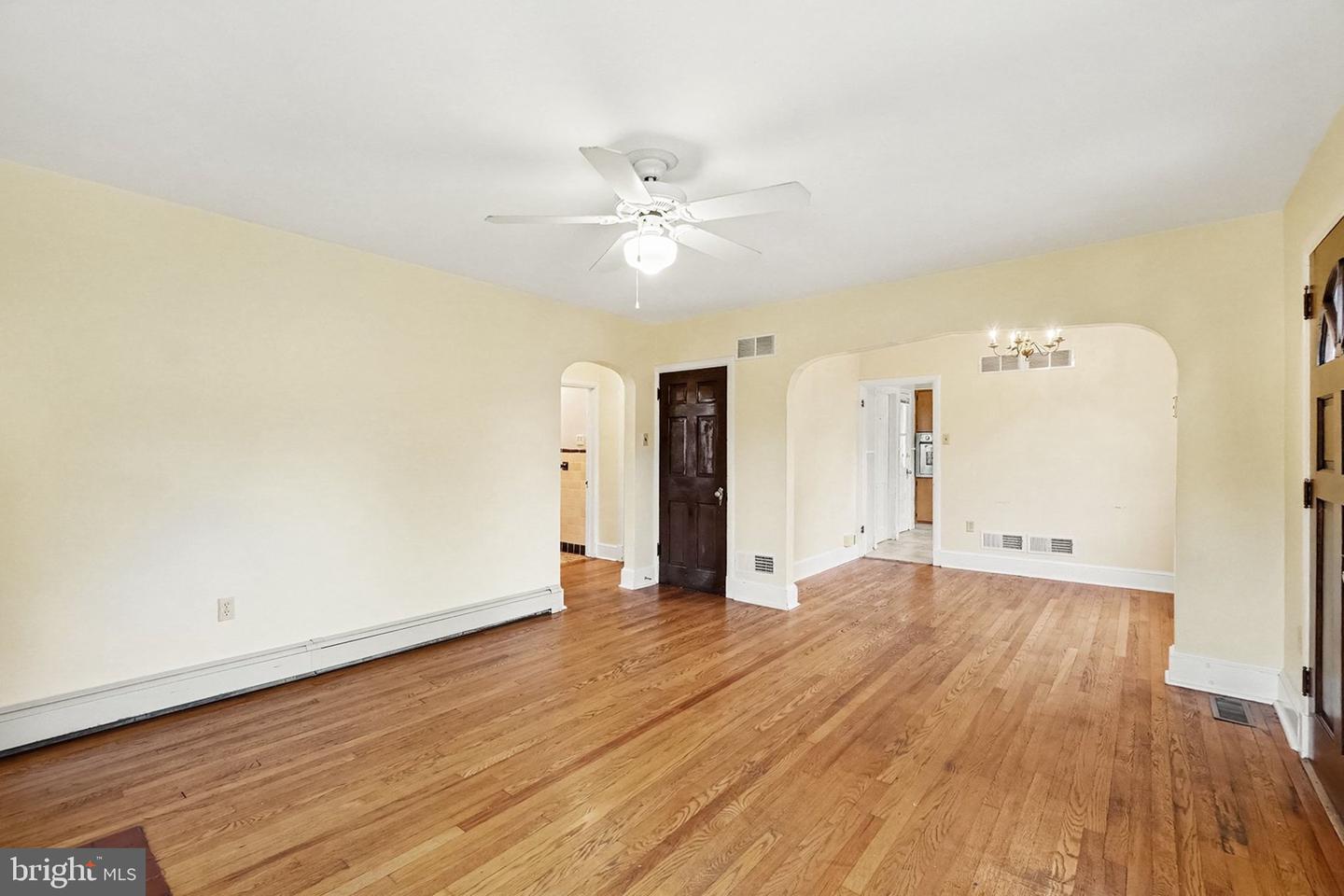 401 Wood St Property Photo 5