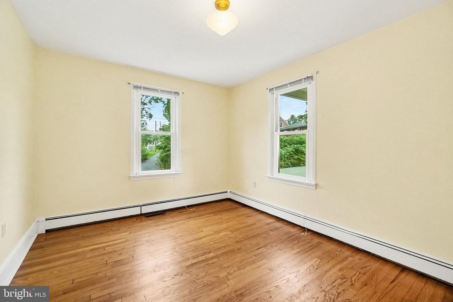 401 Wood St Property Photo 11