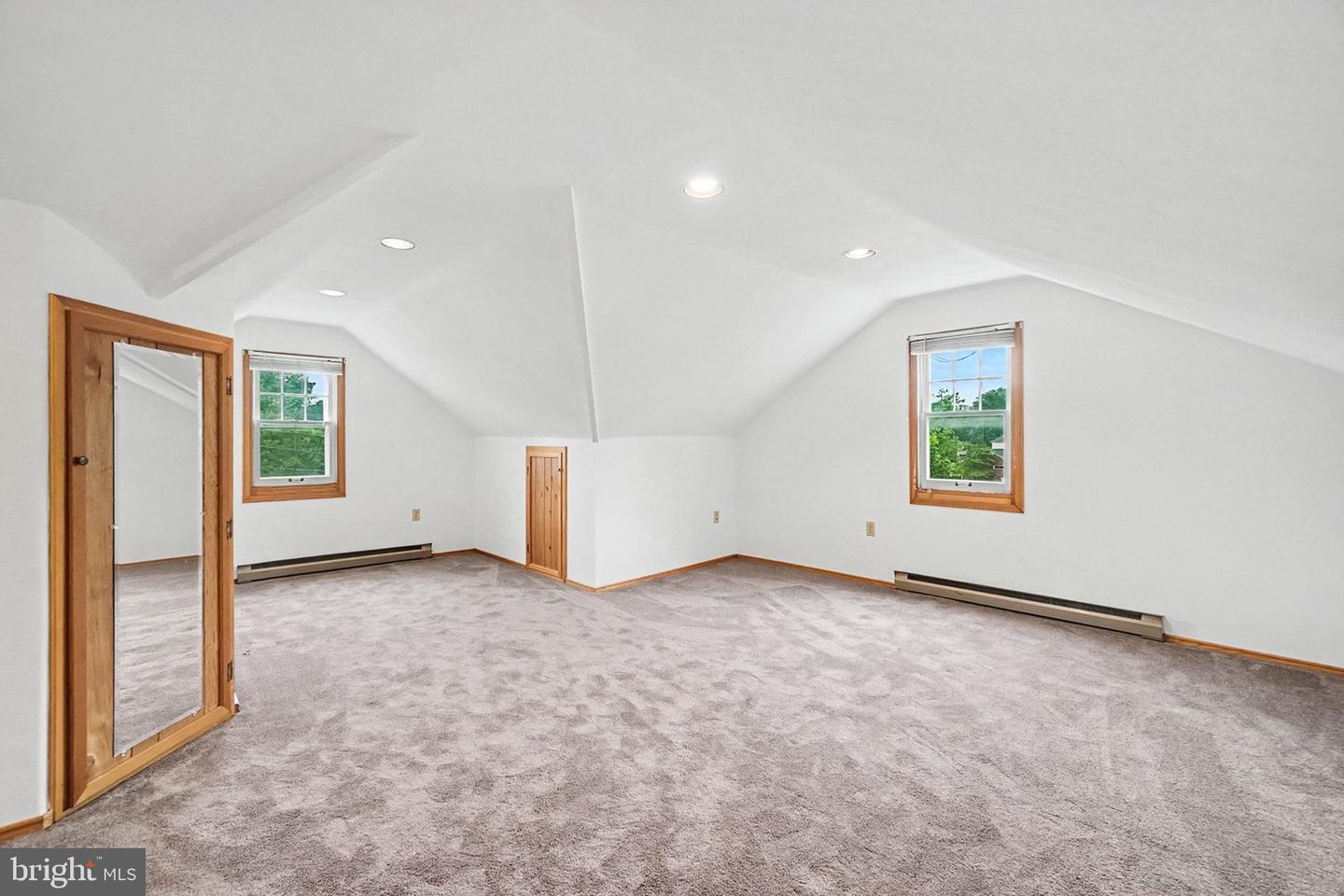 401 Wood St Property Photo 16
