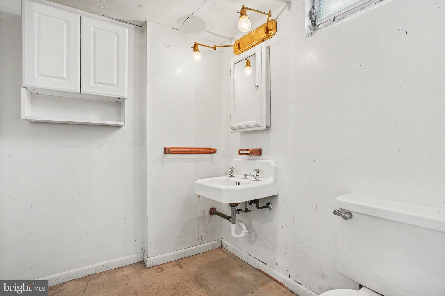 401 Wood St Property Photo 17