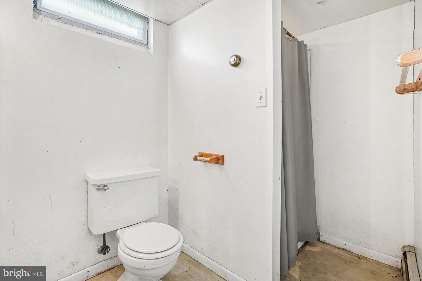 401 Wood St Property Photo 18