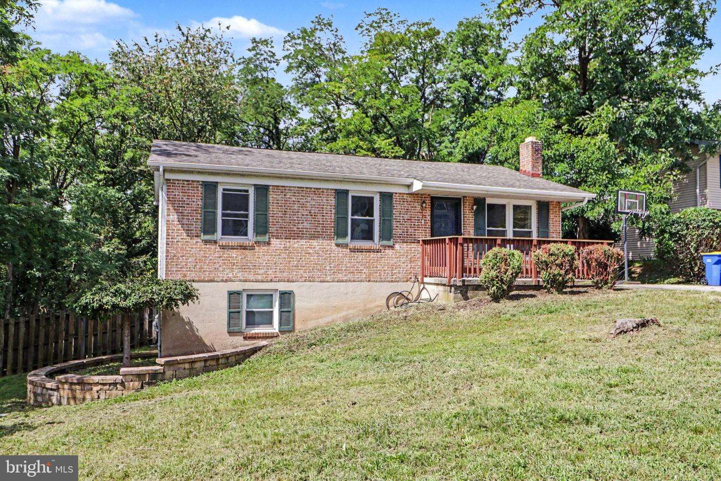 250 Worcester Ave Property Photo 2