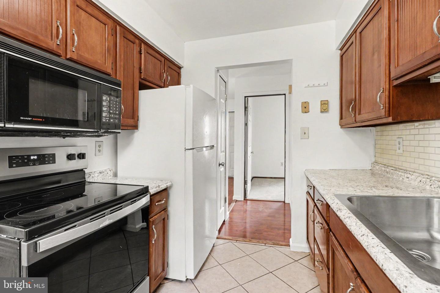 250 Worcester Ave Property Photo 10