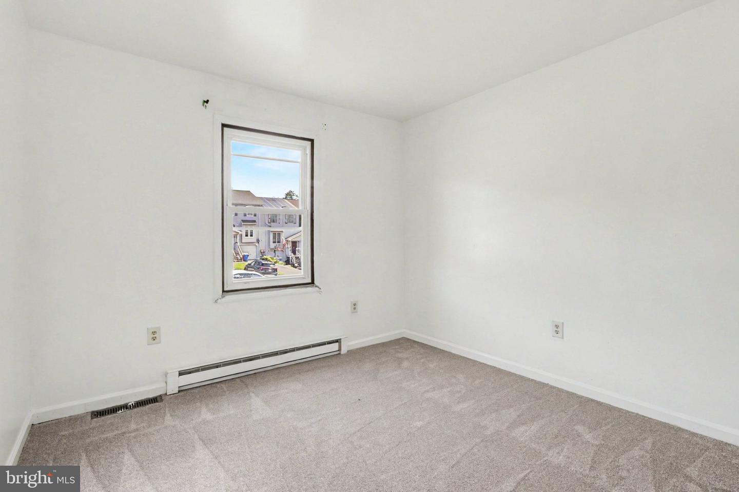 250 Worcester Ave Property Photo 18