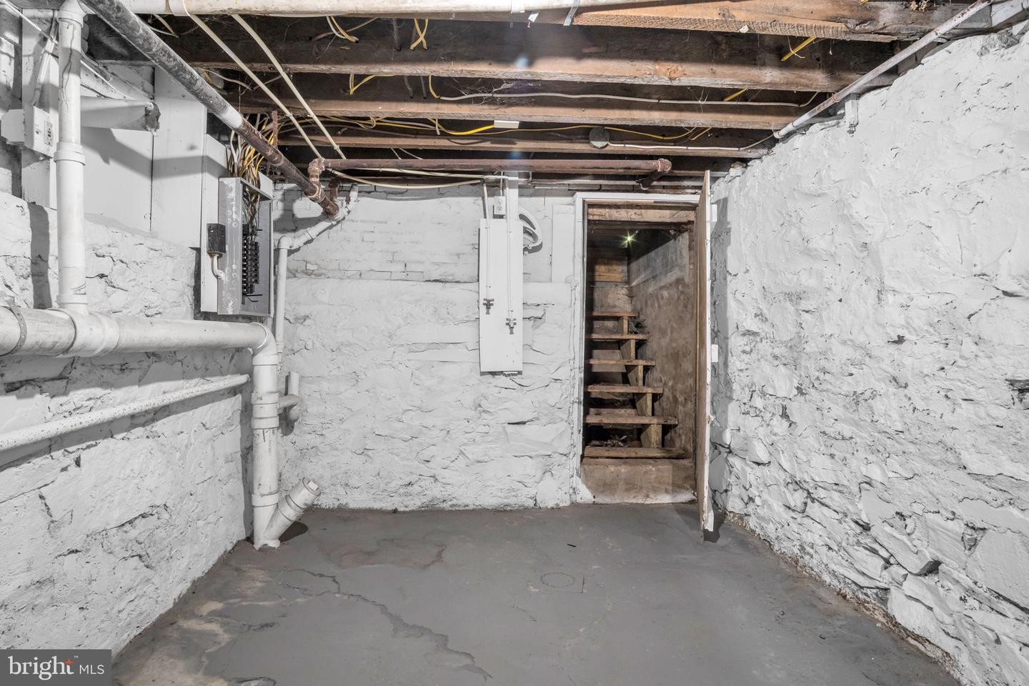 548 Camp St Property Photo 29