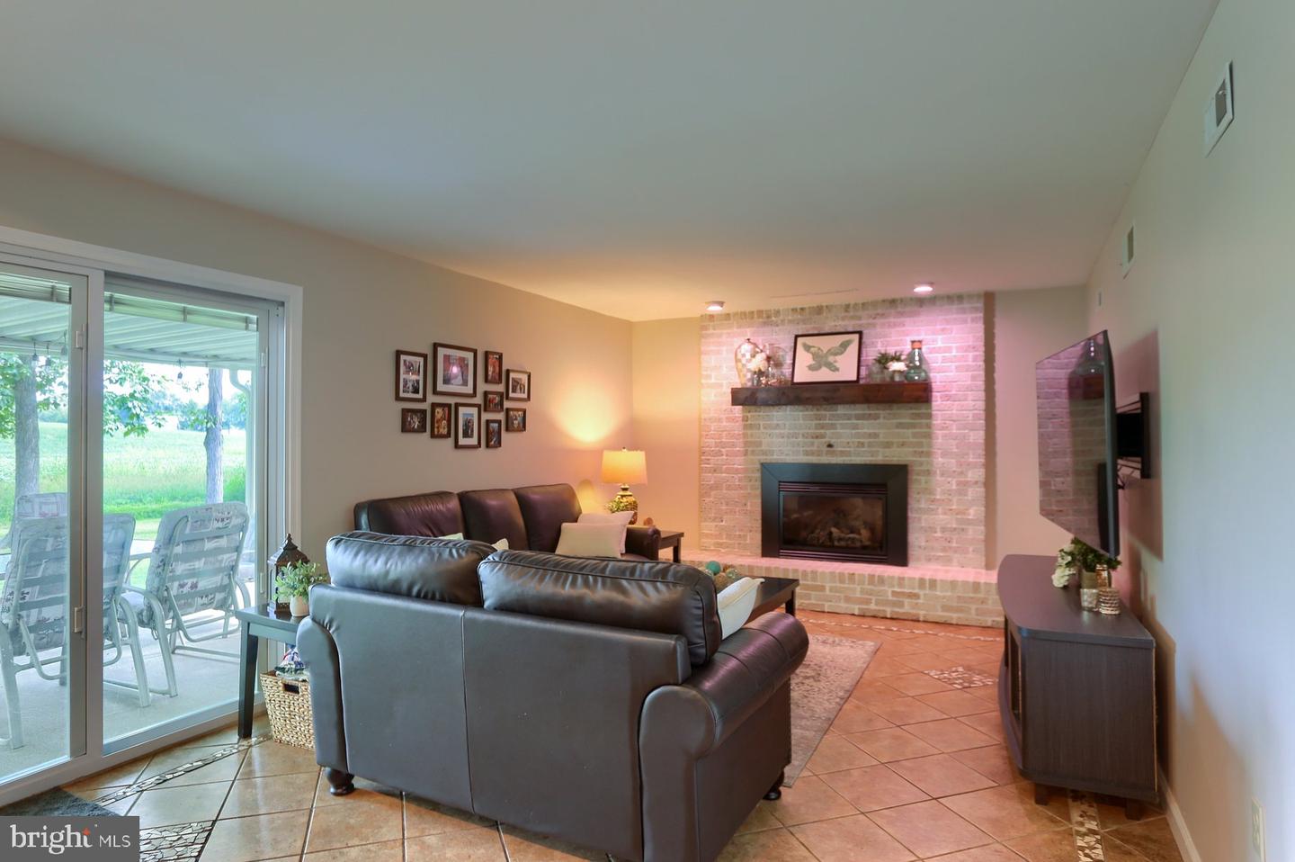 805 Leeds Ct Property Photo 14