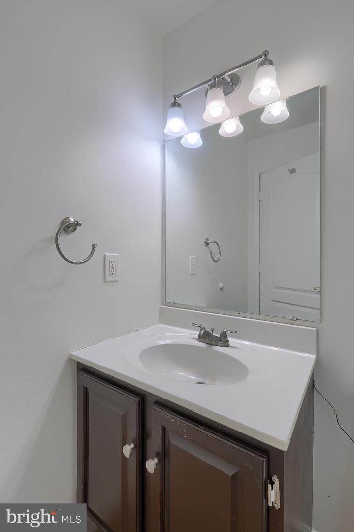 1091 Country Hill Dr Property Photo 14