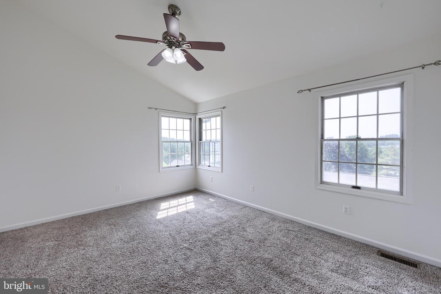 1091 Country Hill Dr Property Photo 15