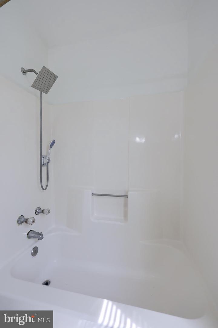 1091 Country Hill Dr Property Photo 18