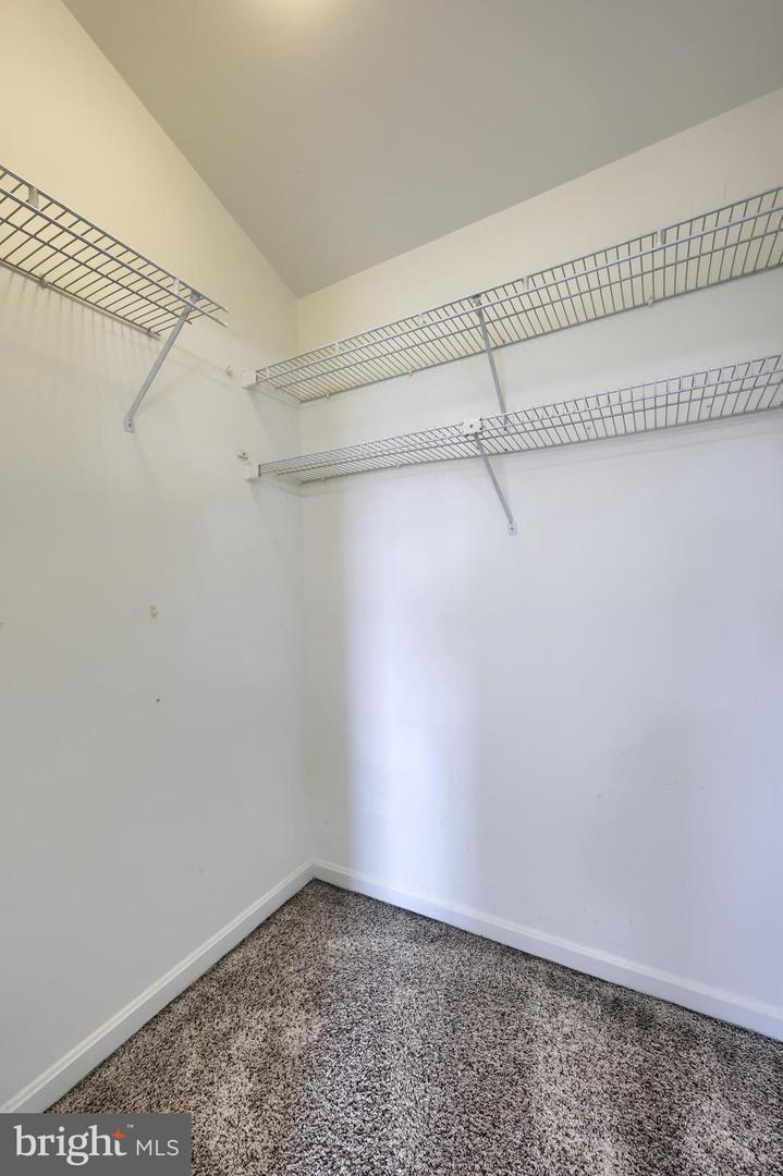 1091 Country Hill Dr Property Photo 19