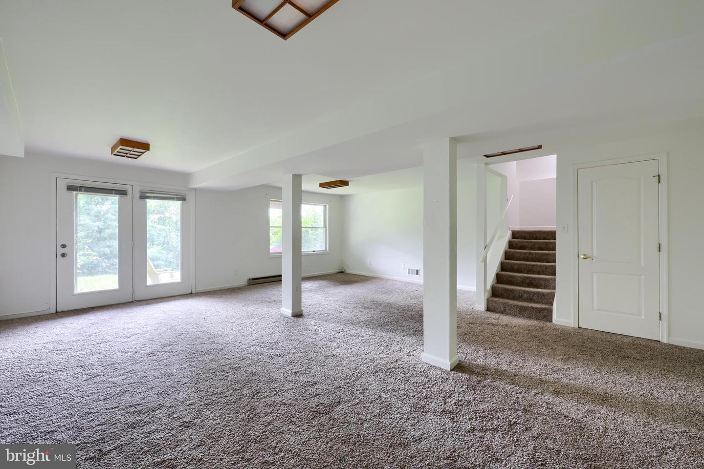 1091 Country Hill Dr Property Photo 28