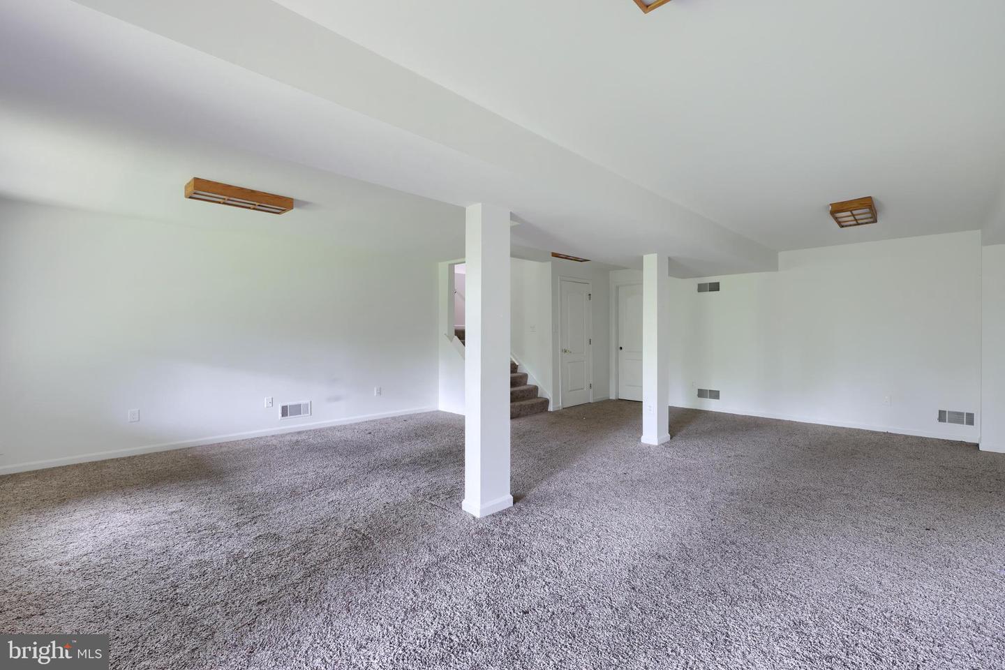 1091 Country Hill Dr Property Photo 29