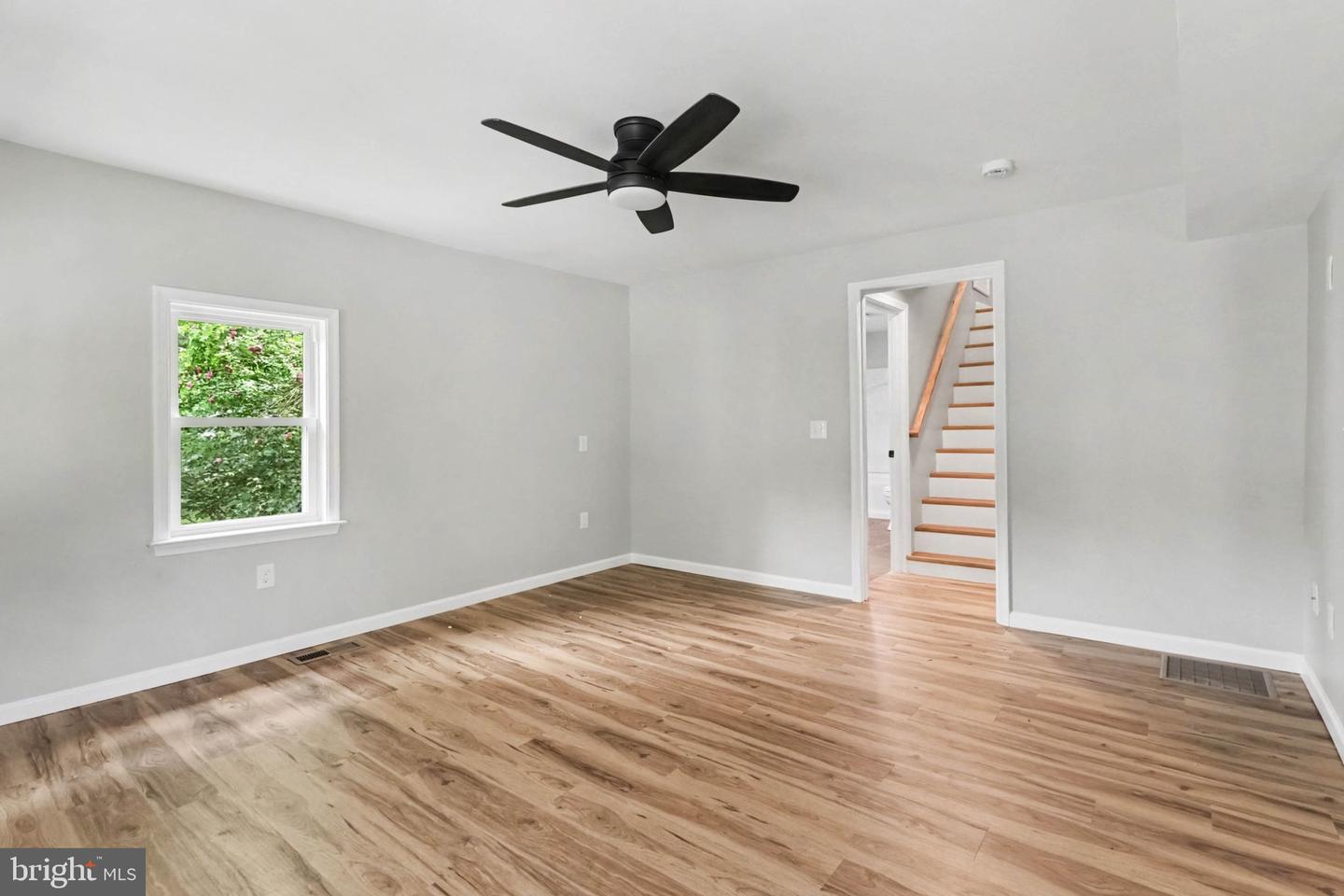 208 Pearl St Property Photo 7
