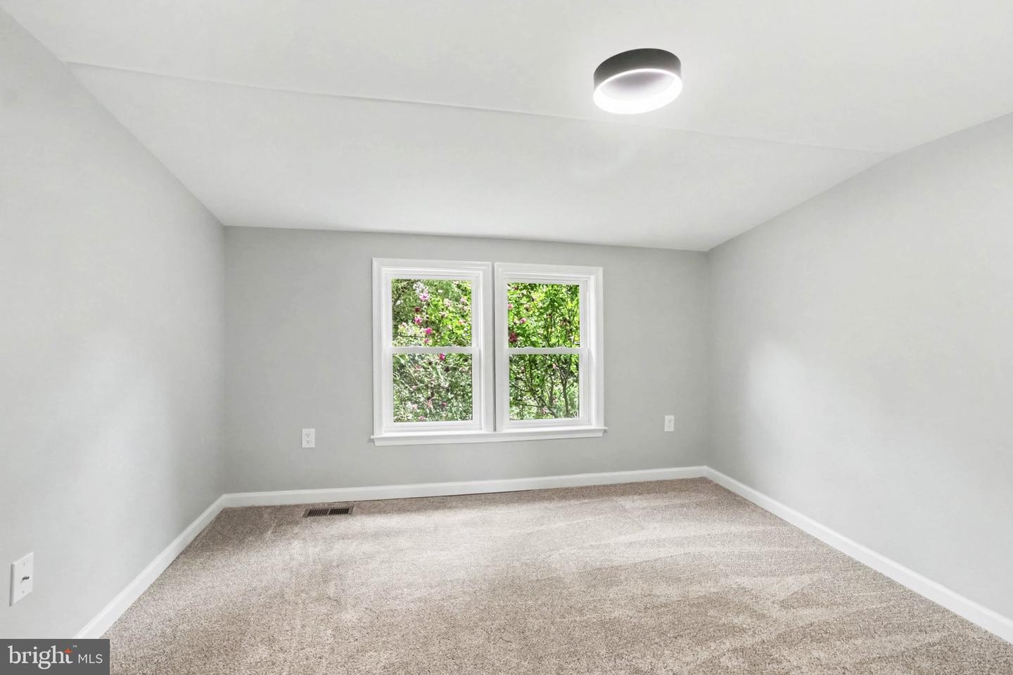 208 Pearl St Property Photo 16