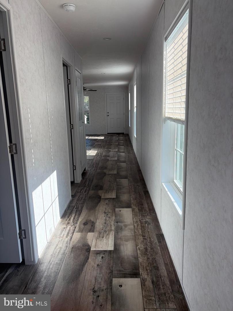453 E Market St Property Photo 17