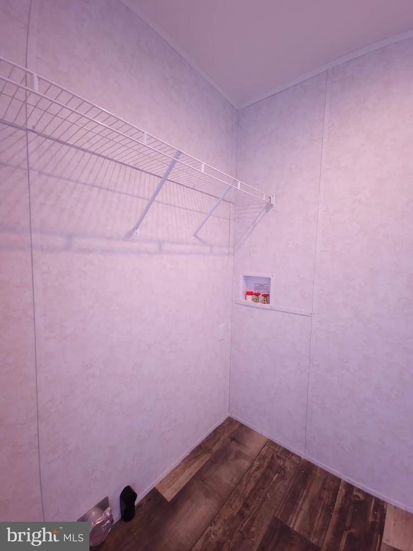 453 E Market St Property Photo 30