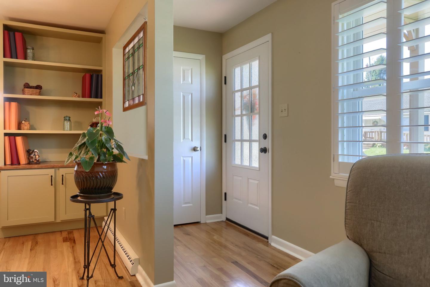 74 Runyon Rd Property Photo 5