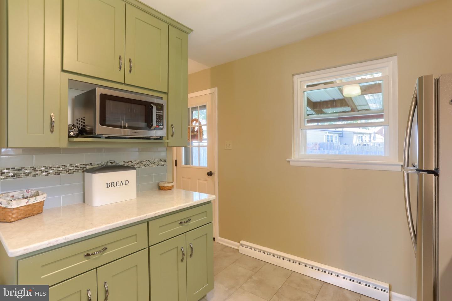 74 Runyon Rd Property Photo 17