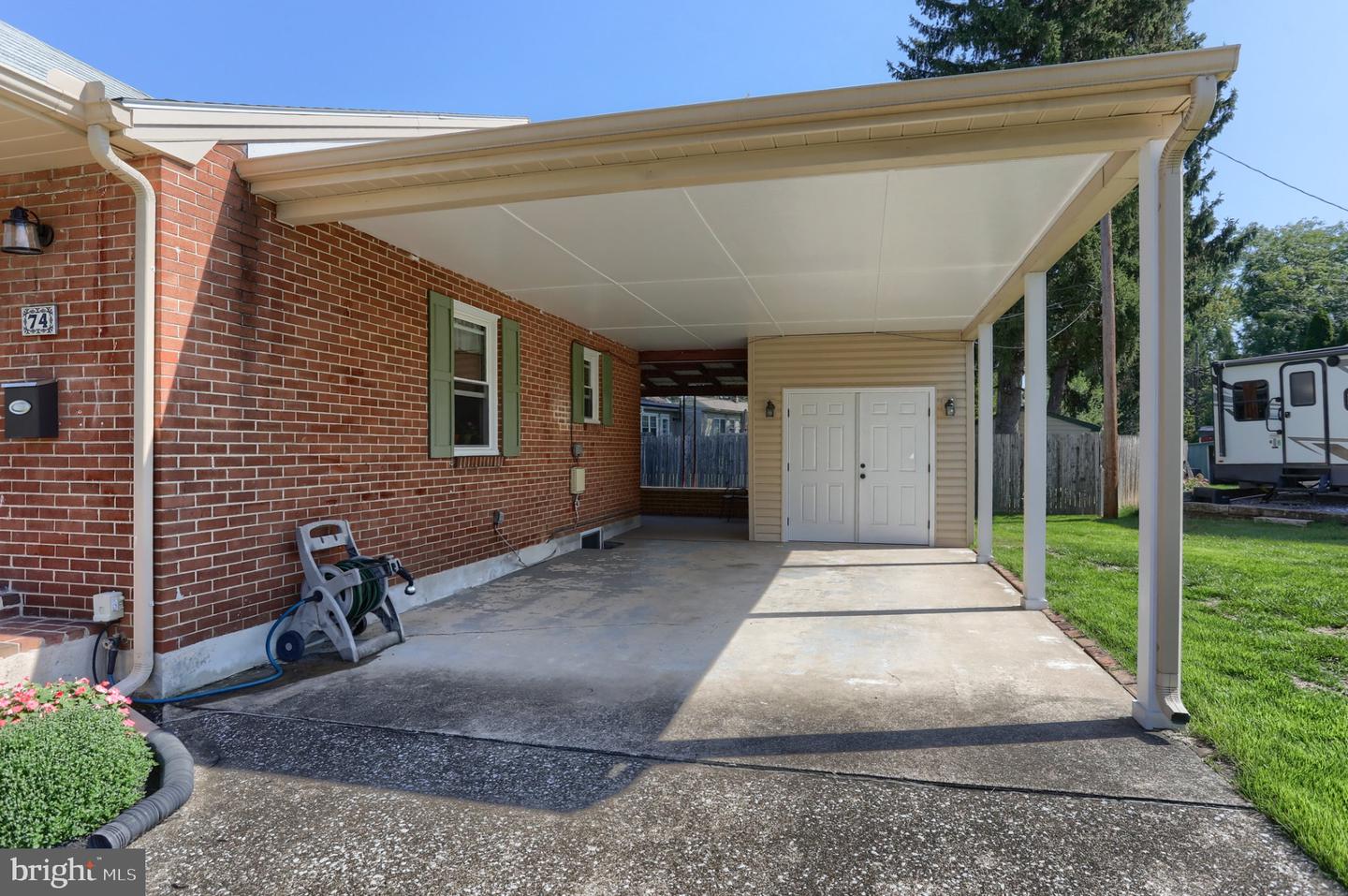 74 Runyon Rd Property Photo 26