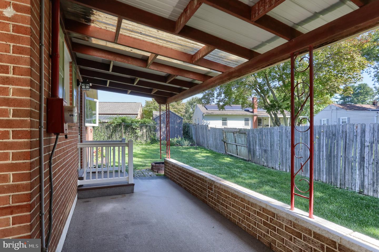 74 Runyon Rd Property Photo 27