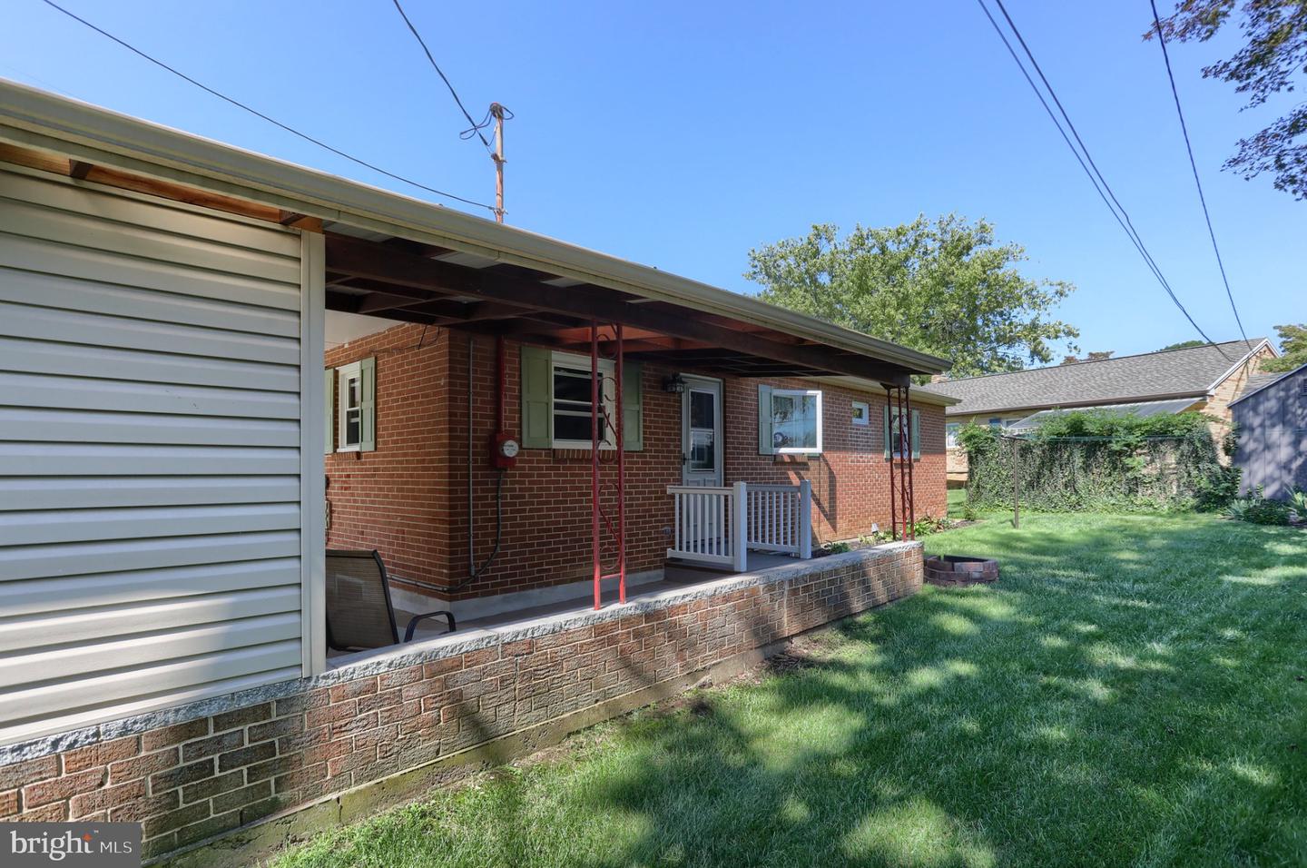 74 Runyon Rd Property Photo 28
