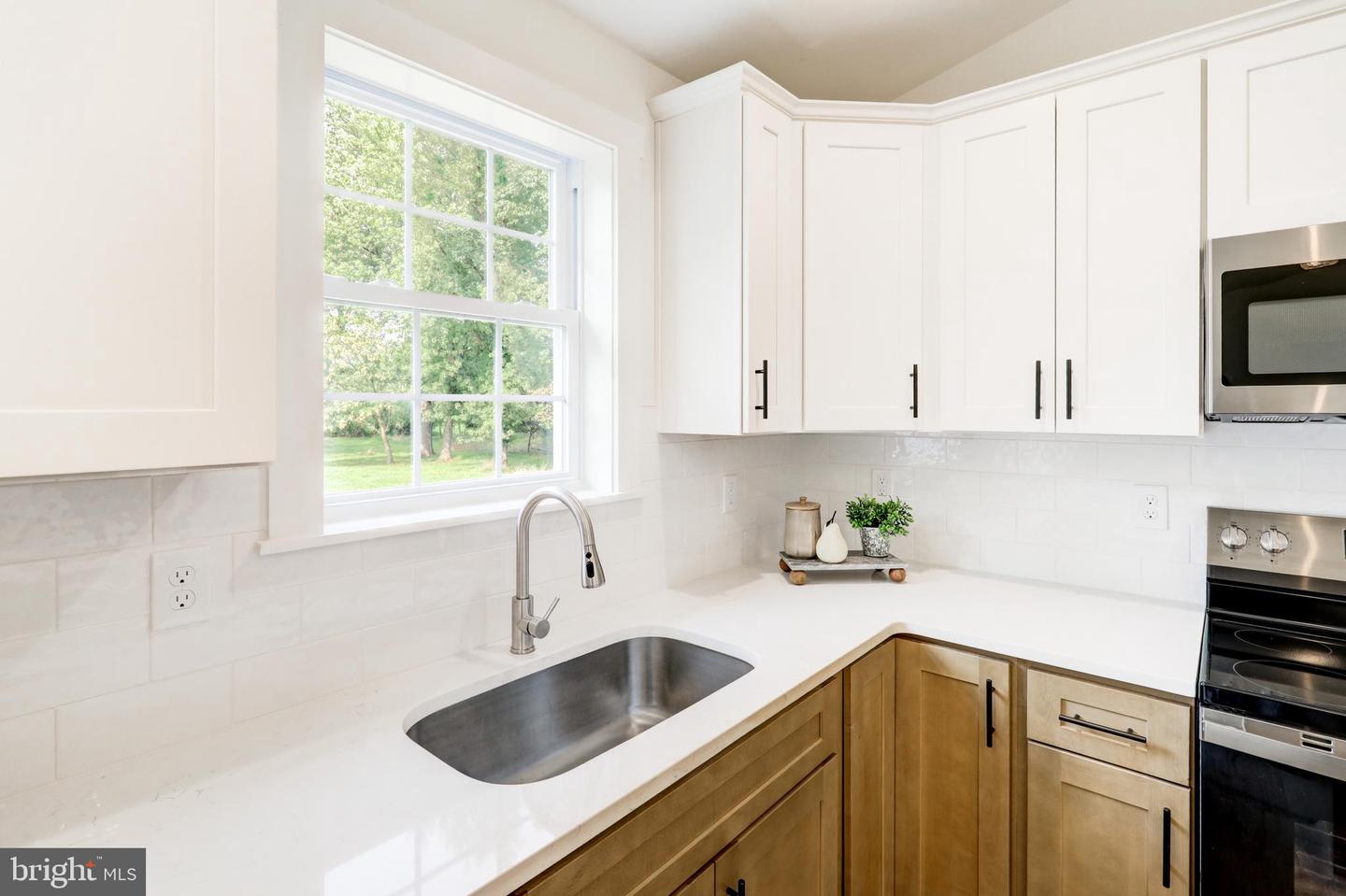 120 Wayne Ave Property Photo 8