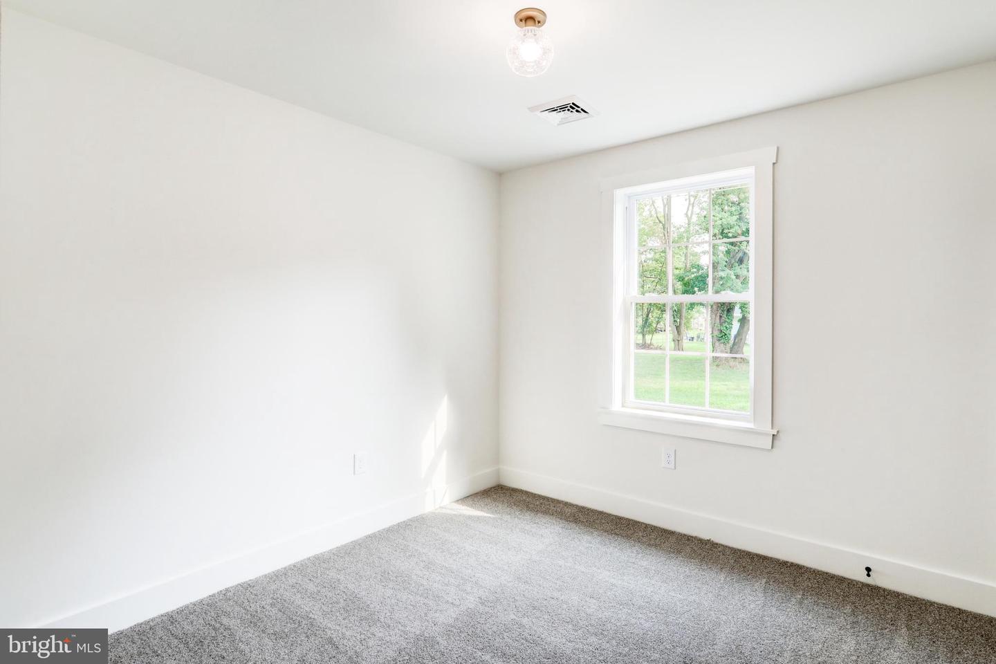 120 Wayne Ave Property Photo 20