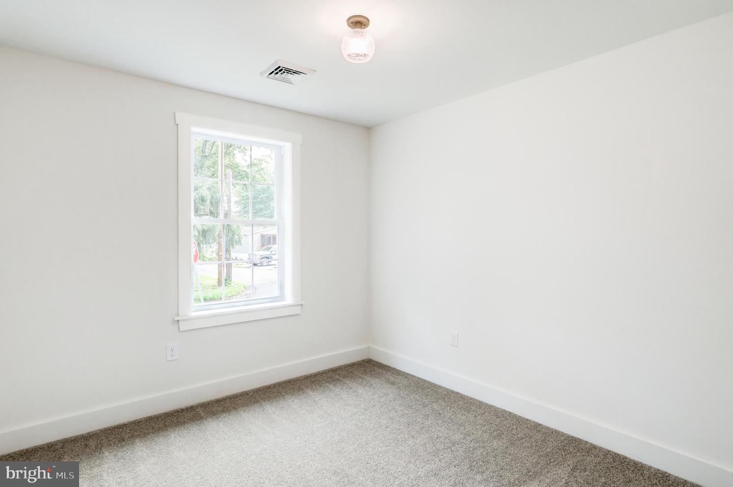 120 Wayne Ave Property Photo 22