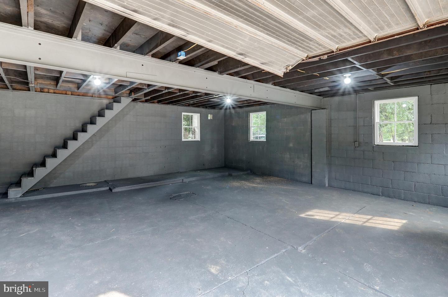 120 Wayne Ave Property Photo 28