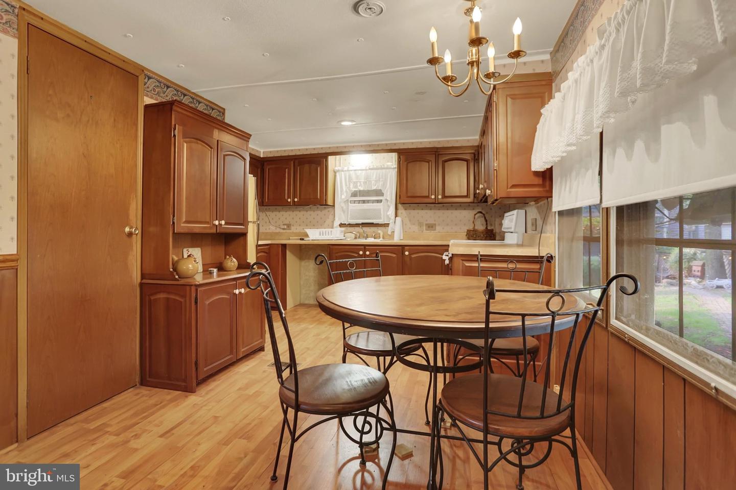 114 E Market St Property Photo 51