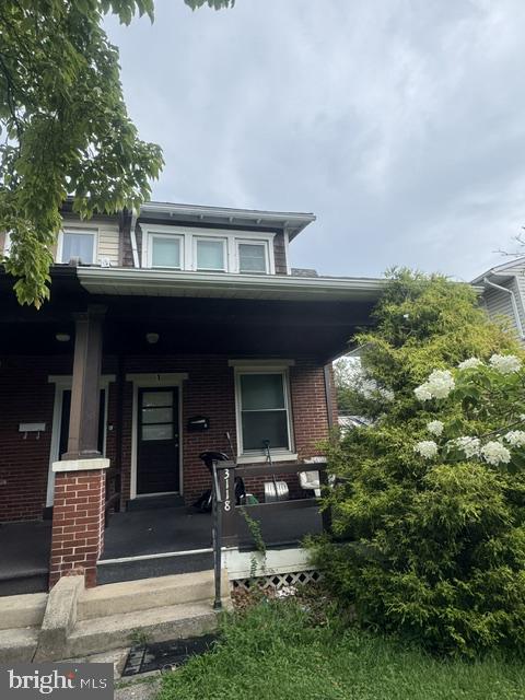 3118 DERRY ST Property Photo 1