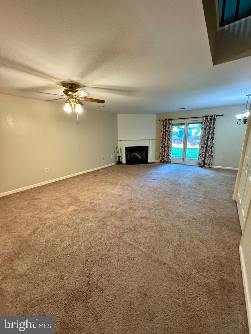 2063 D Raleigh Rd Property Photo 5