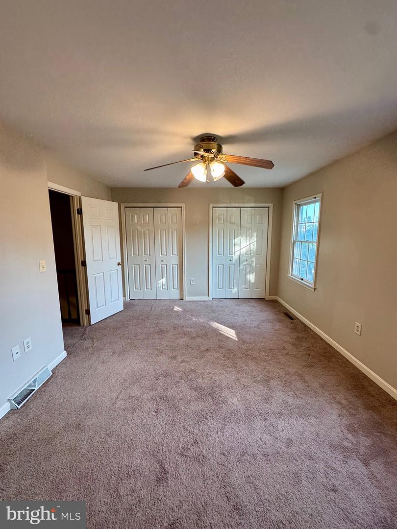 2063 D Raleigh Rd Property Photo 7